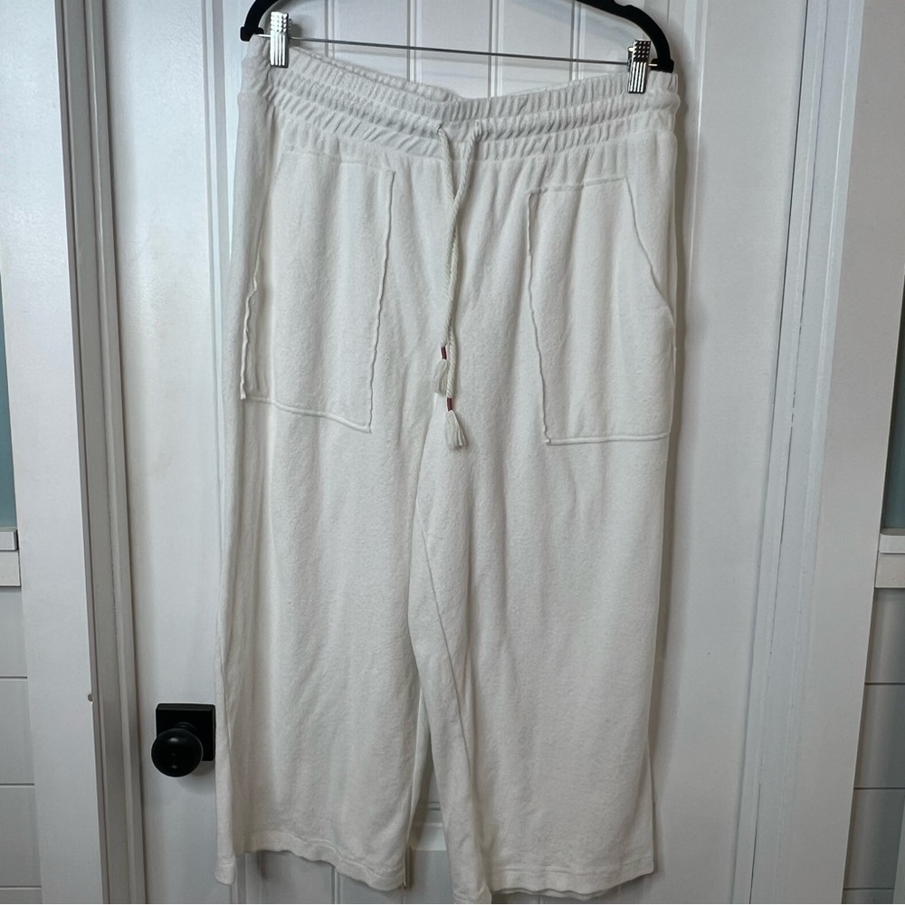 Live Well Lounge Cozy White Hooded Terry Cloth Capri Length Set. Size 18/20W. - Picture 7 of 14